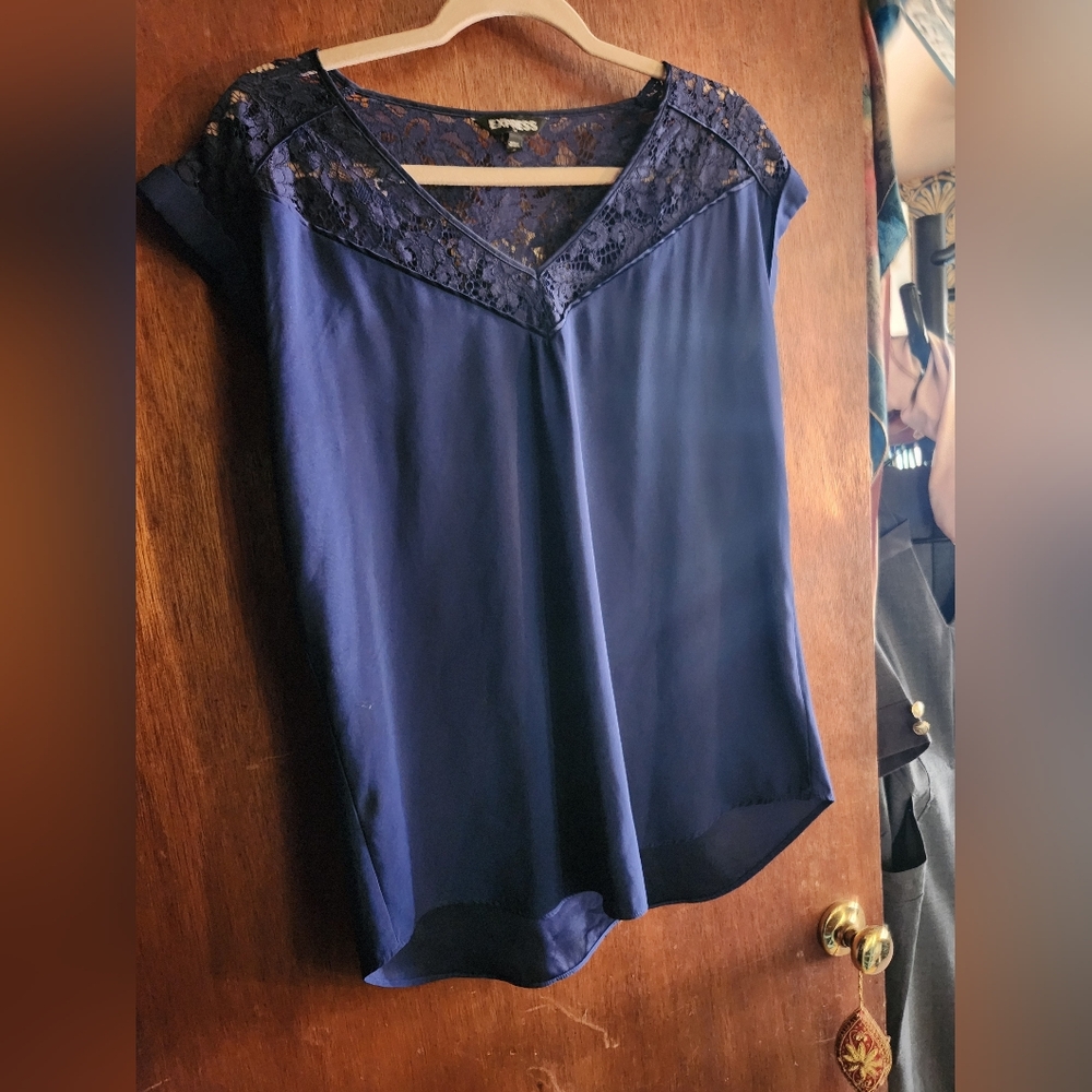 Express Top Medium - Picture 10 of 11
